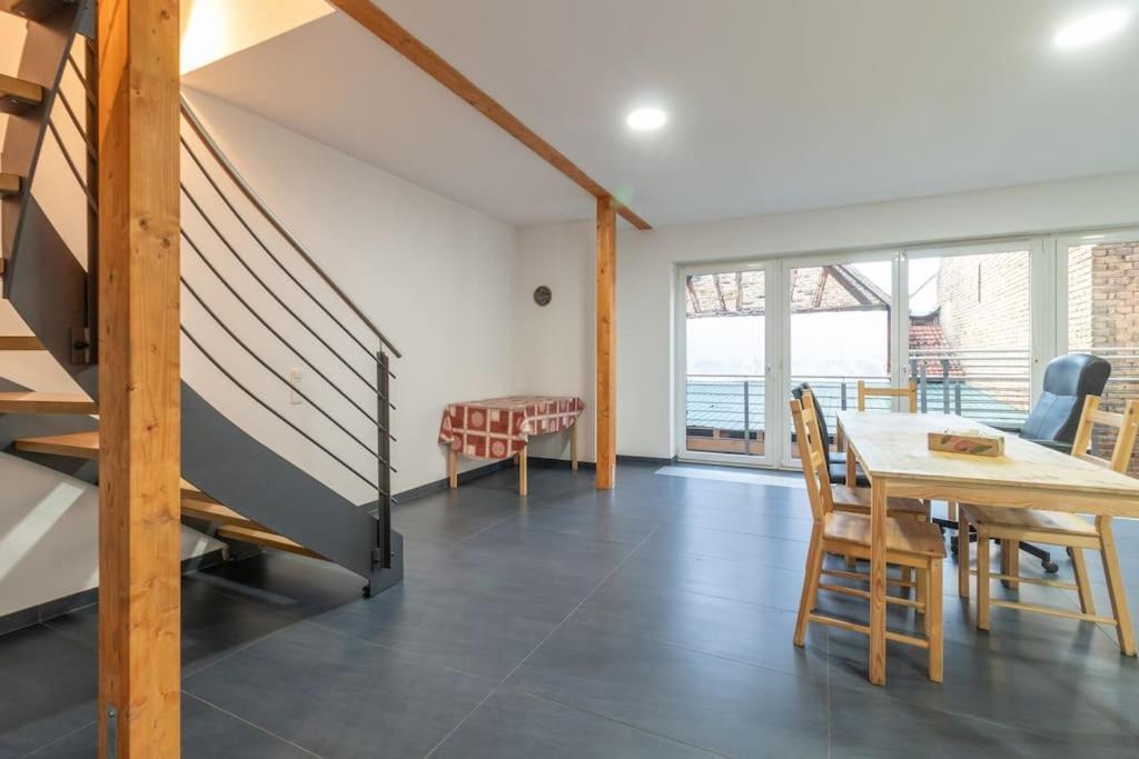 Wörrstadt Maisonette-Wohnung Mit 5 Schlafzimmern מראה חיצוני תמונה